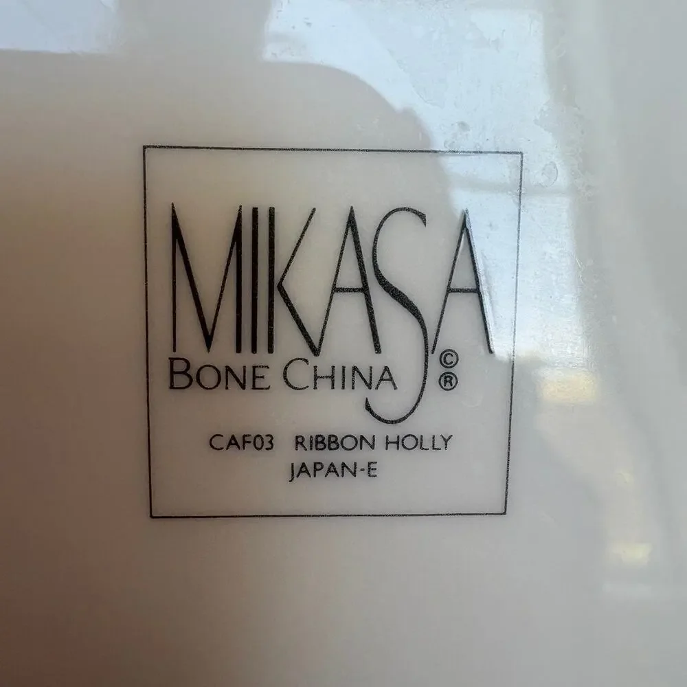 Mikasa Ribbon Holly Bread Butter Plates Set of 4 Bone China CAF03 Christmas